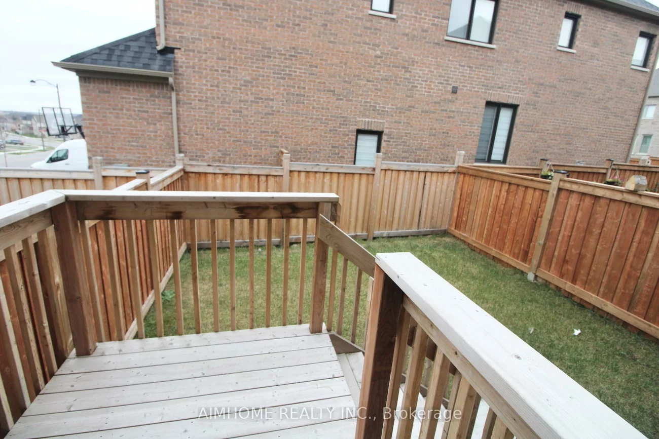 3, Terrain, Holland Landing, East Gwillimbury