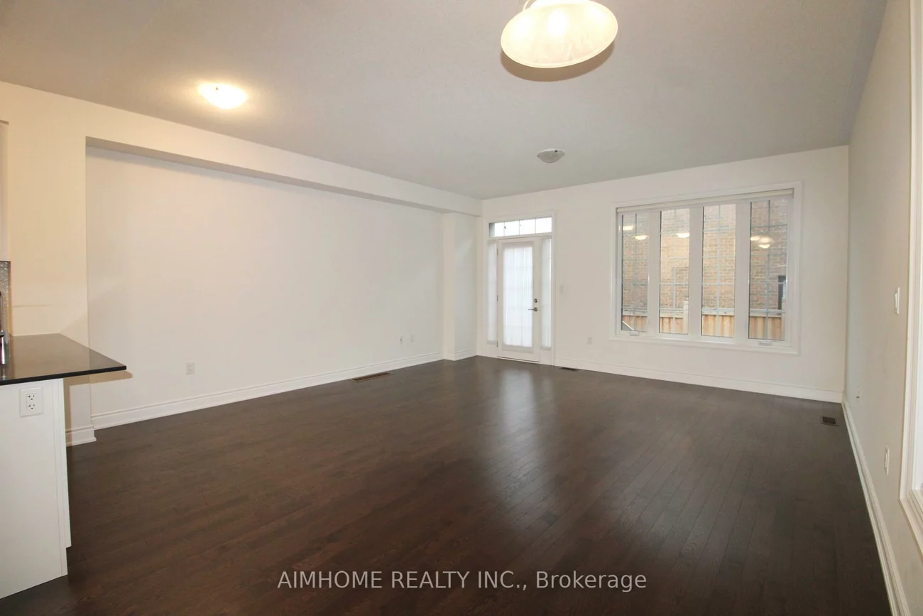 3, Terrain, Holland Landing, East Gwillimbury