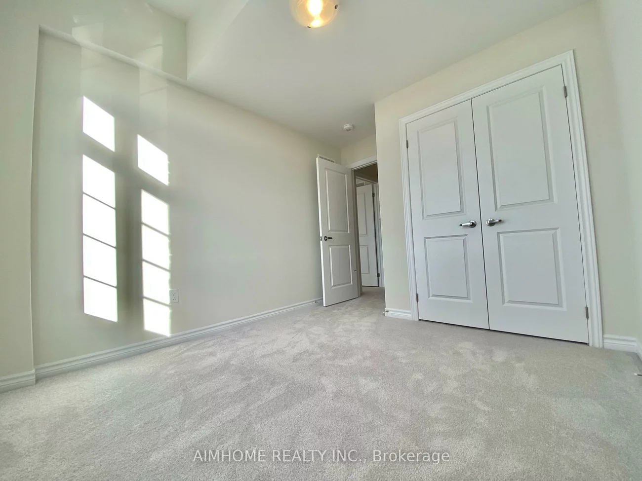 21, Viola St., Sharon, East Gwillimbury