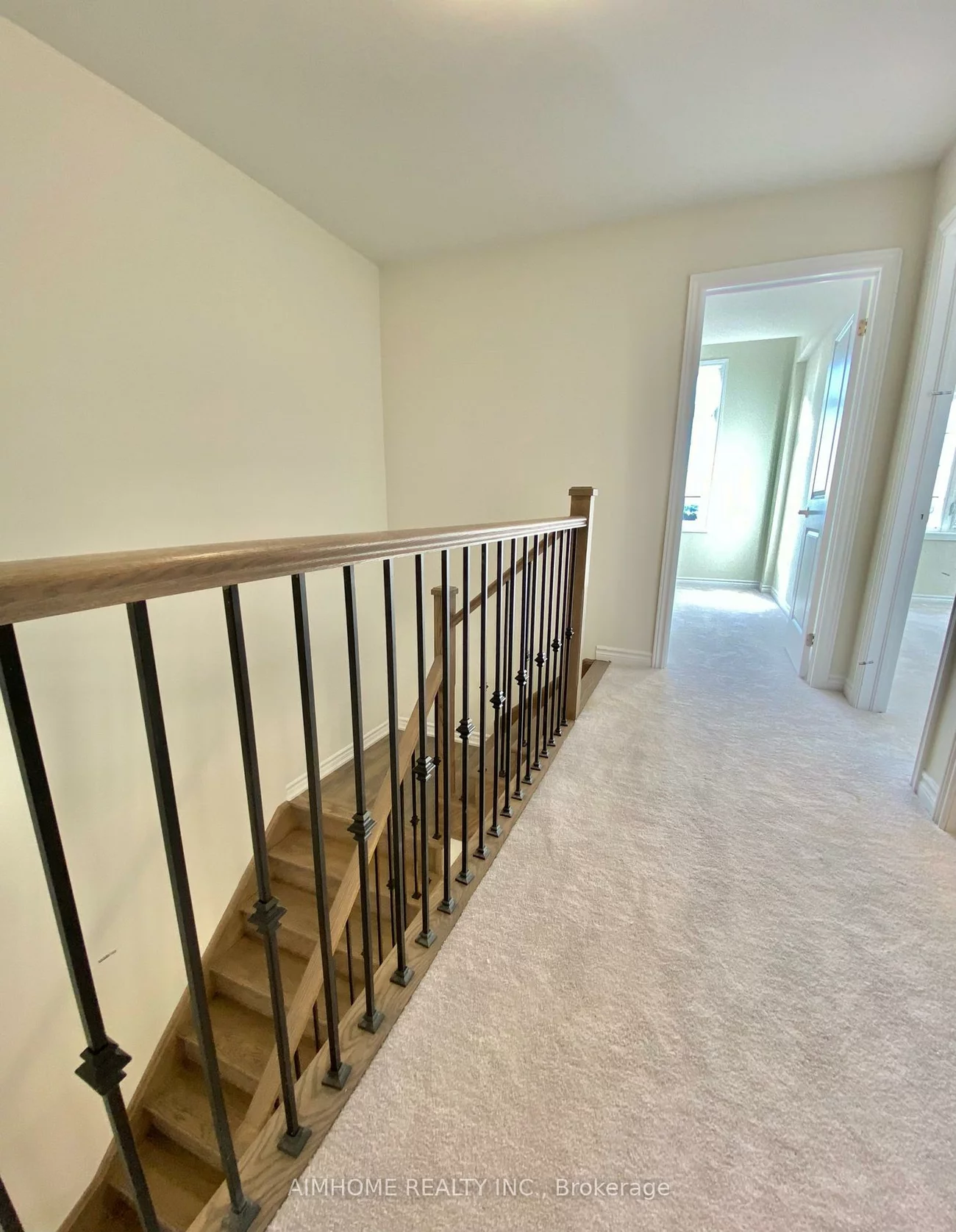 21, Viola St., Sharon, East Gwillimbury