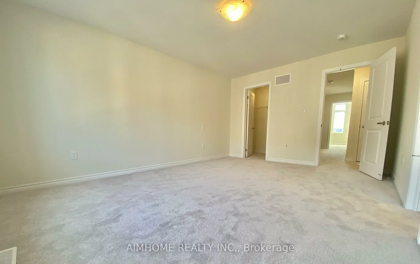 21, Viola St., Sharon, East Gwillimbury