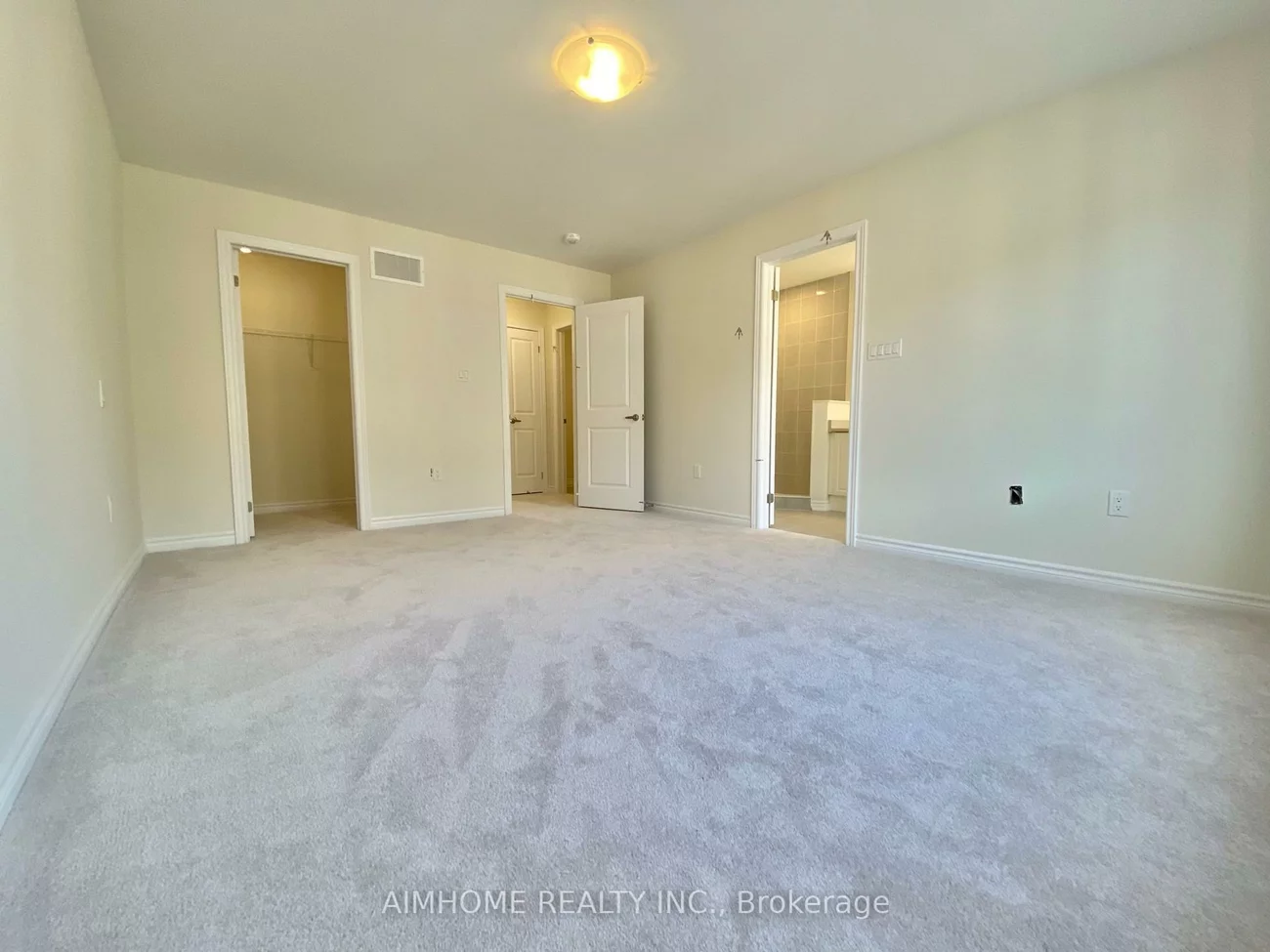 21, Viola St., Sharon, East Gwillimbury