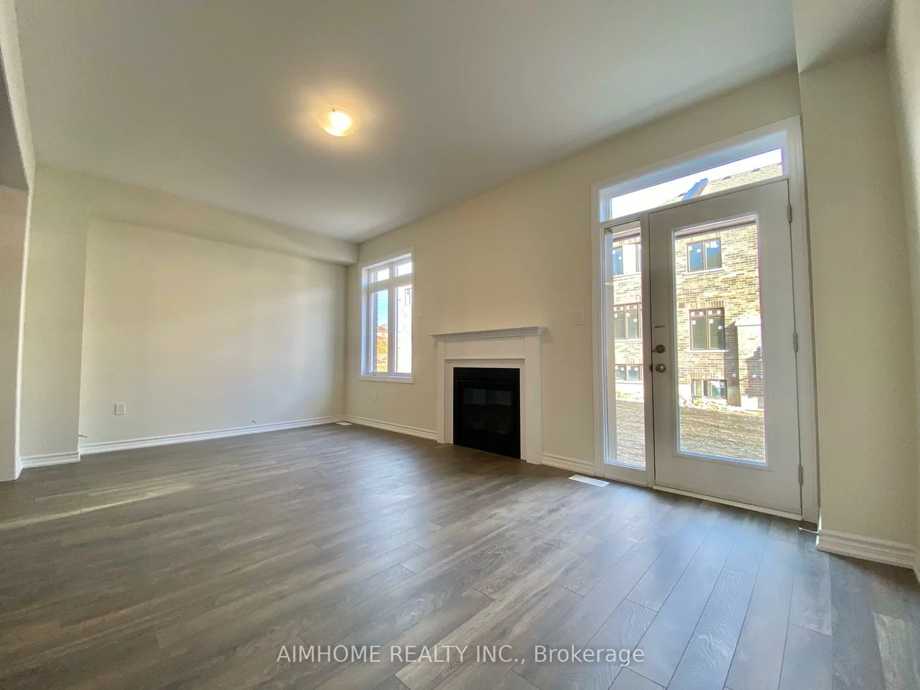 21, Viola St., Sharon, East Gwillimbury