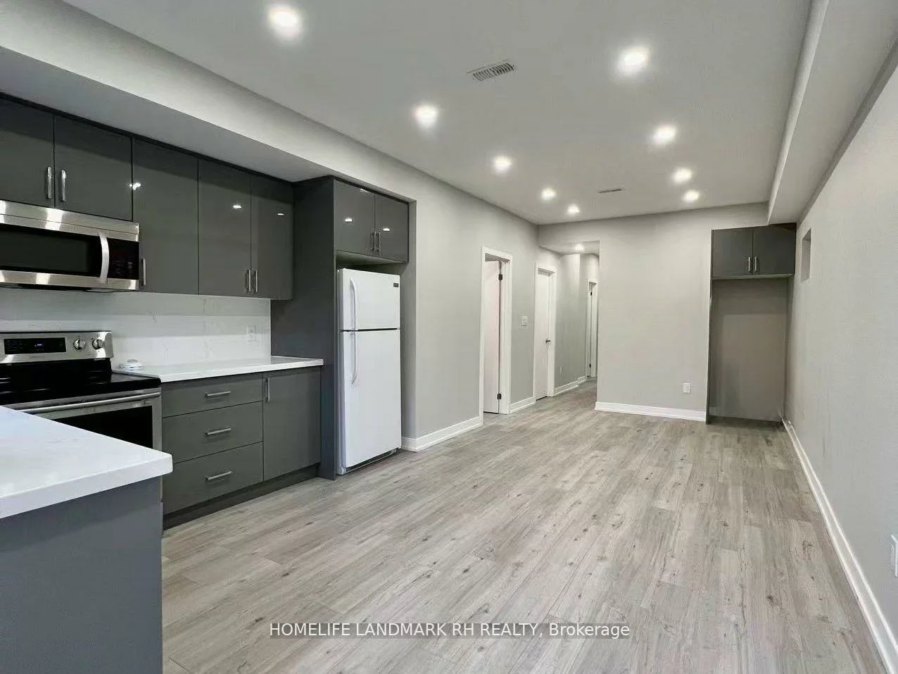 25, Clara May, Sharon, East Gwillimbury