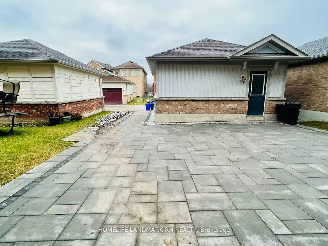 25, Clara May, Sharon, East Gwillimbury