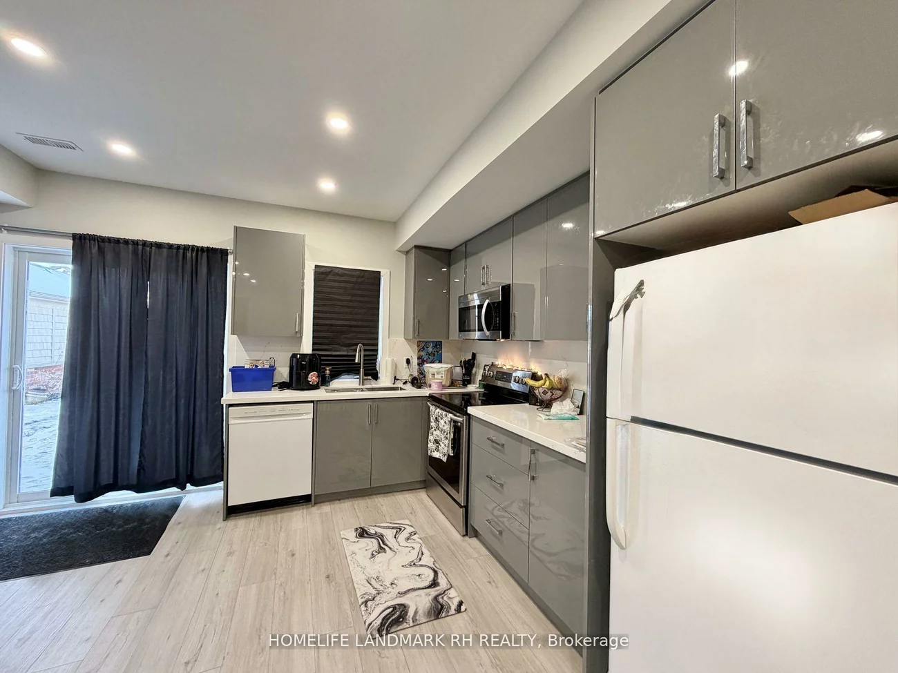 25, Clara May, Sharon, East Gwillimbury