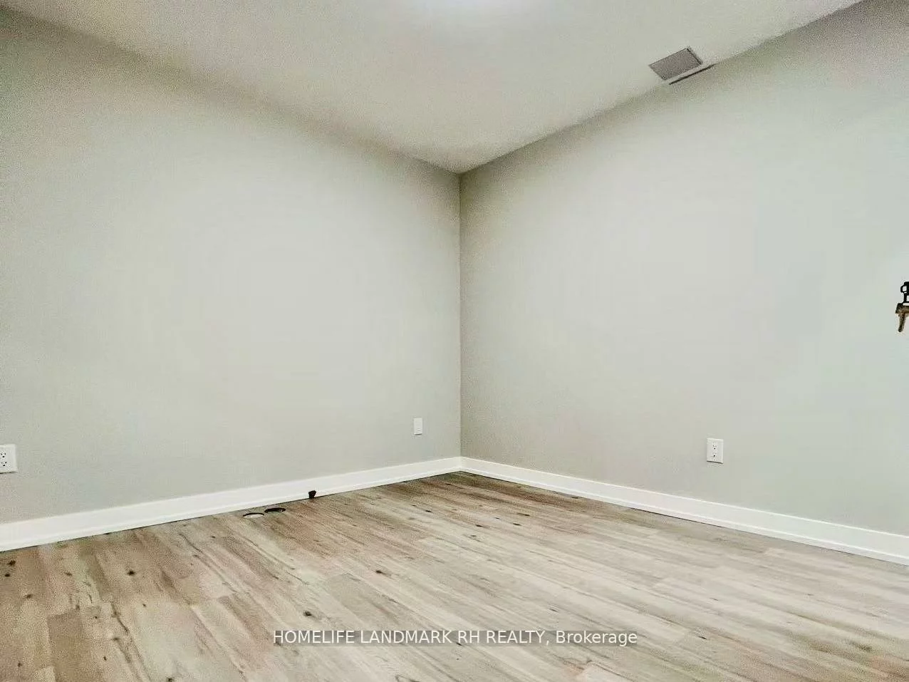 25, Clara May, Sharon, East Gwillimbury