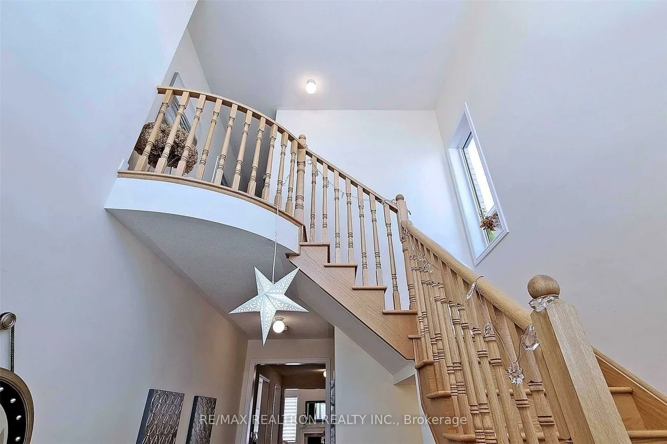 72, Falconridge, Sharon, East Gwillimbury