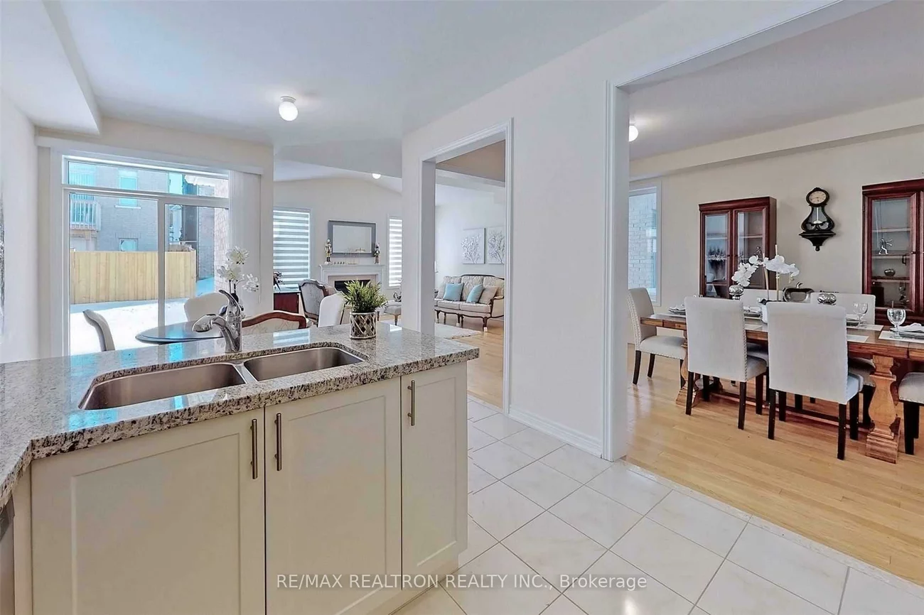 72, Falconridge, Sharon, East Gwillimbury