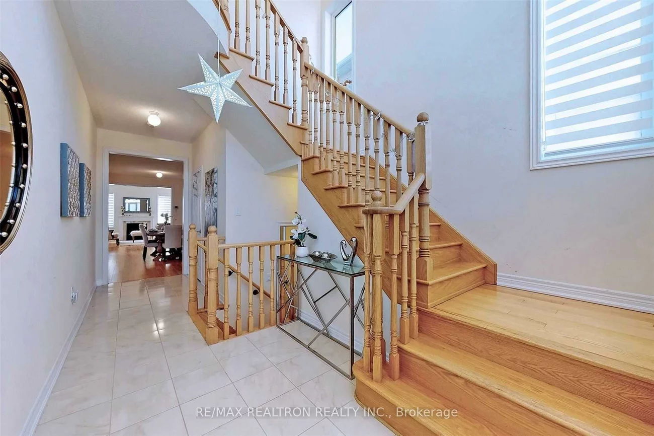 72, Falconridge, Sharon, East Gwillimbury