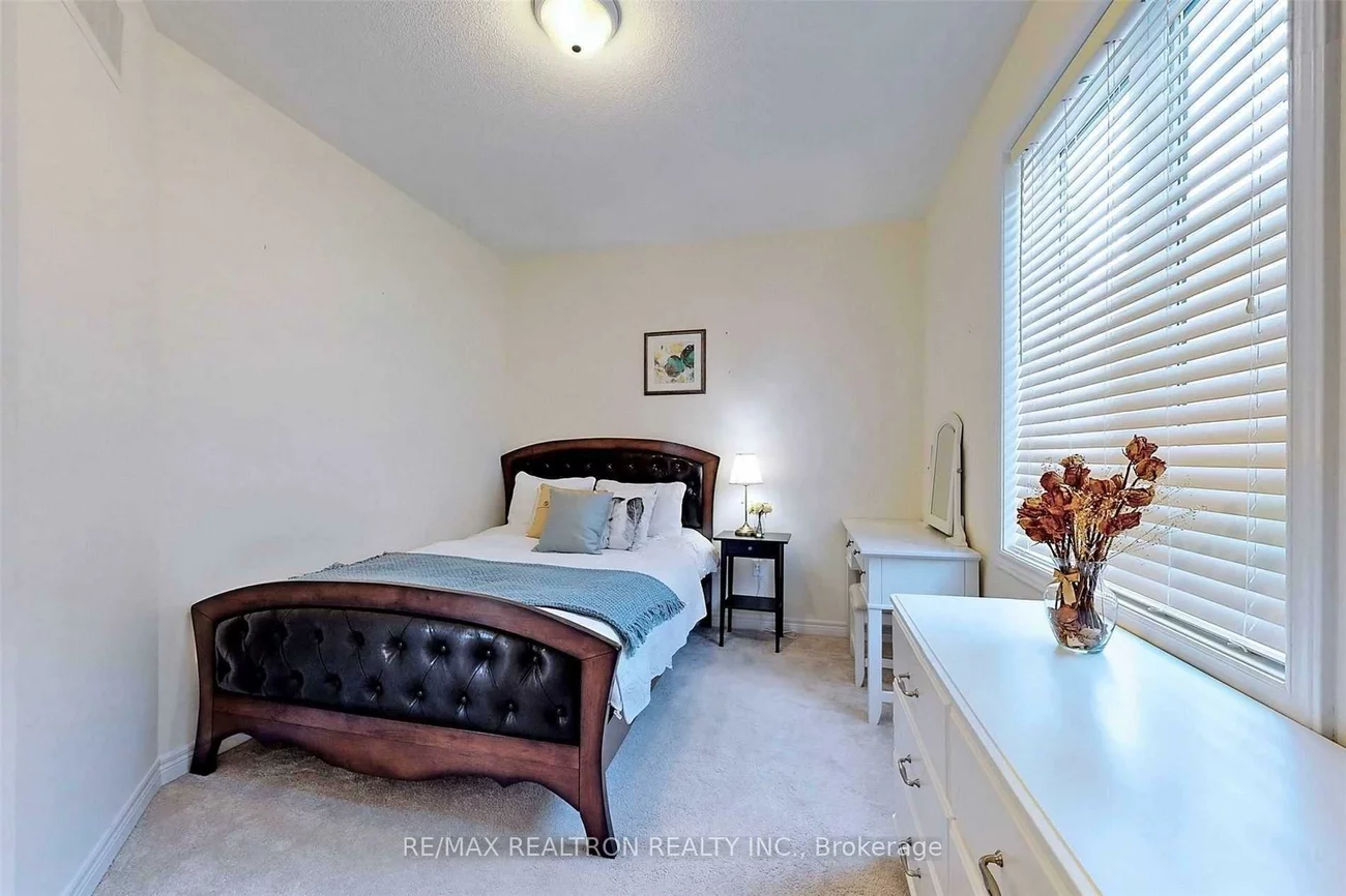 72, Falconridge, Sharon, East Gwillimbury