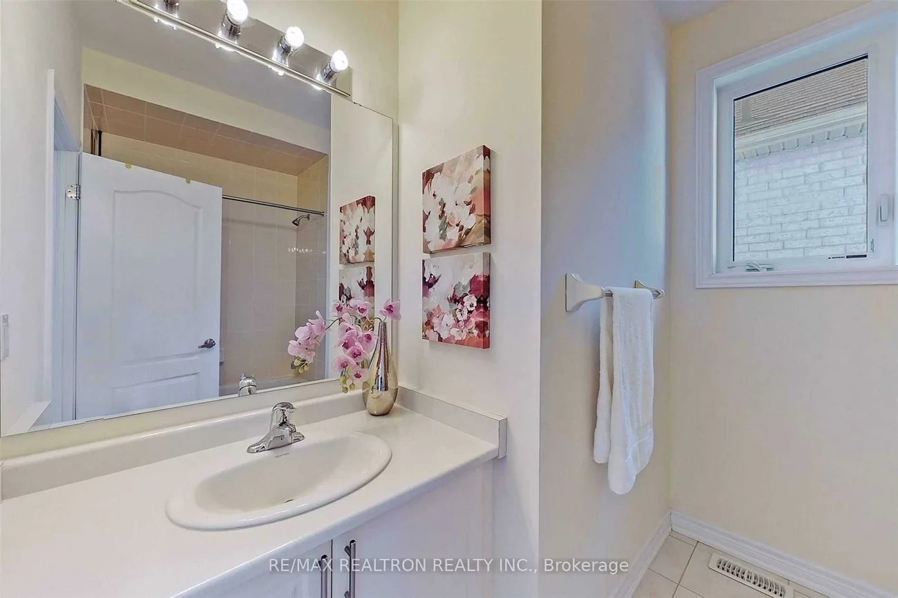 72, Falconridge, Sharon, East Gwillimbury