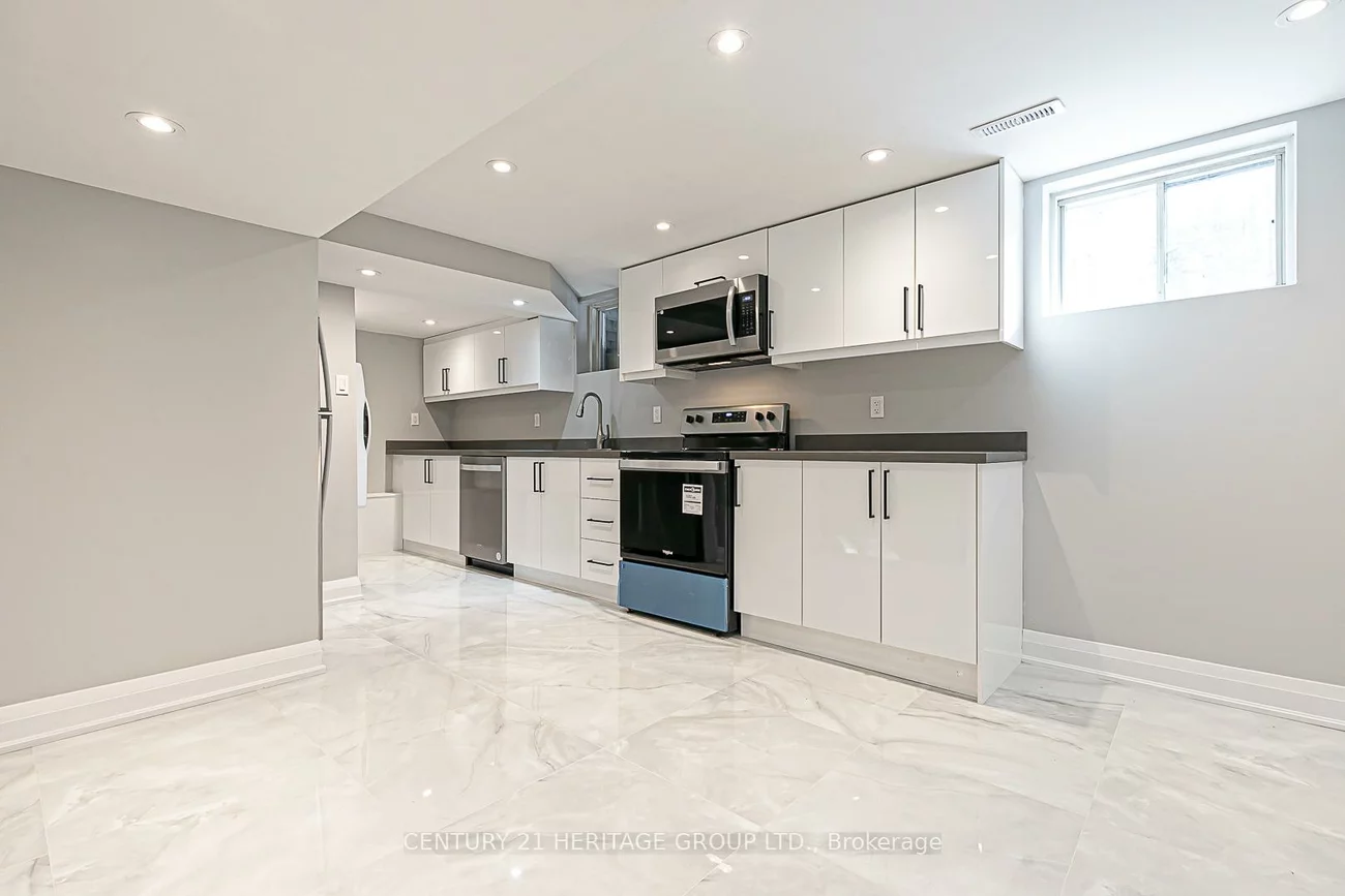 23, Tall Pines, Holland Landing, East Gwillimbury