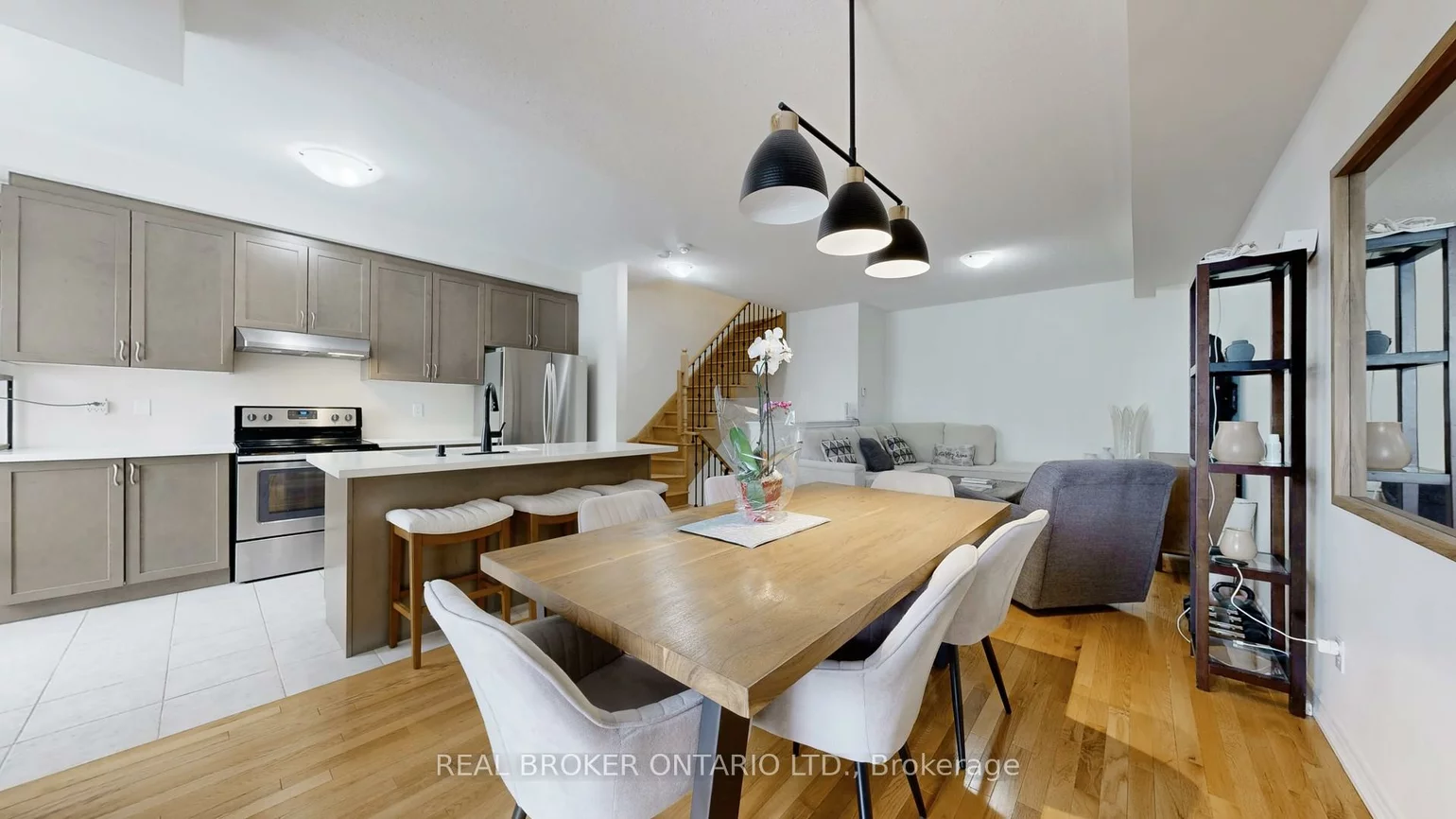 17, Blackpool, Queensville, East Gwillimbury