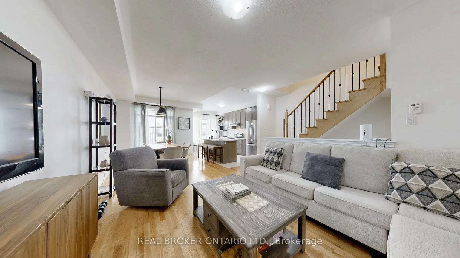 17, Blackpool, Queensville, East Gwillimbury