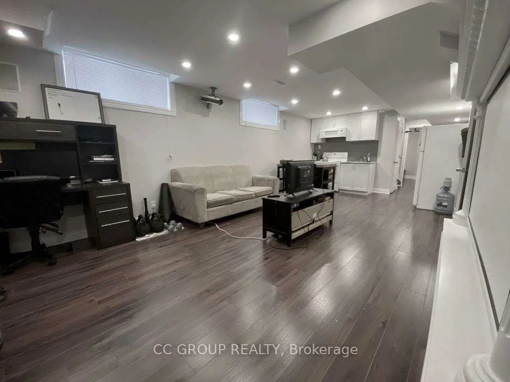 35, Kavanagh, Sharon, East Gwillimbury