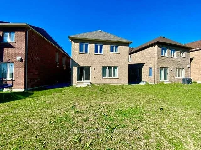 35, Kavanagh, Sharon, East Gwillimbury