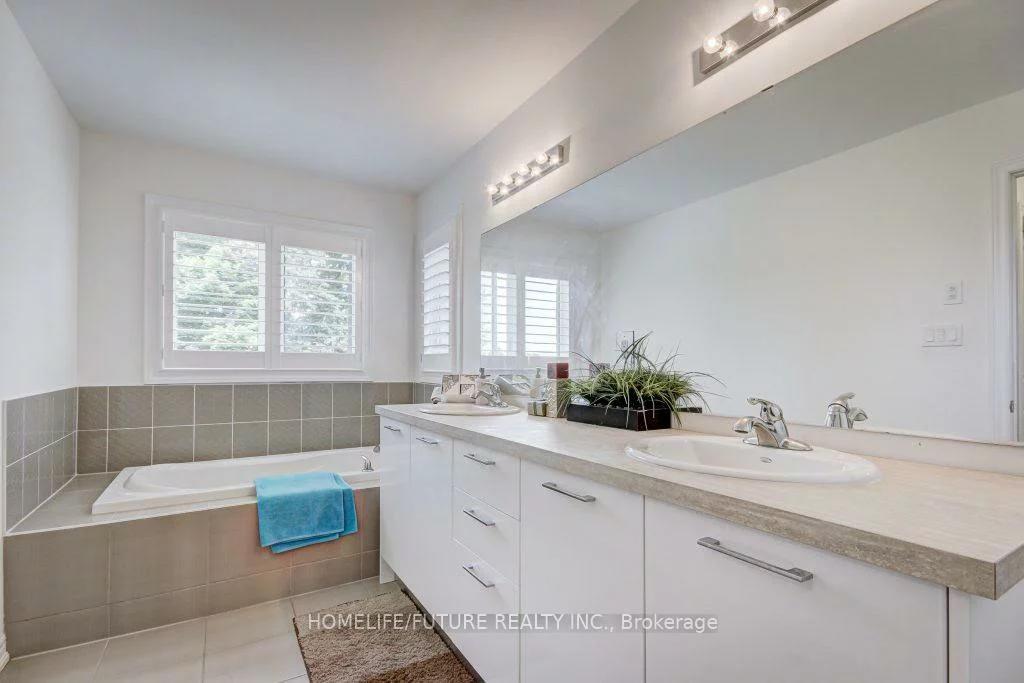 58, Ridge Gate, Mt Albert, East Gwillimbury