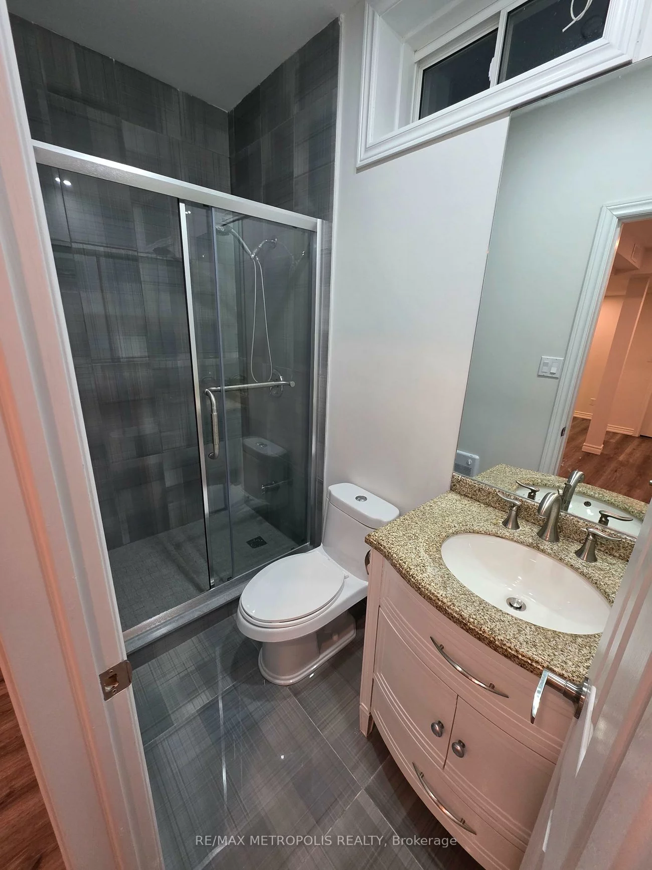 301, Seaview, Queensville, East Gwillimbury