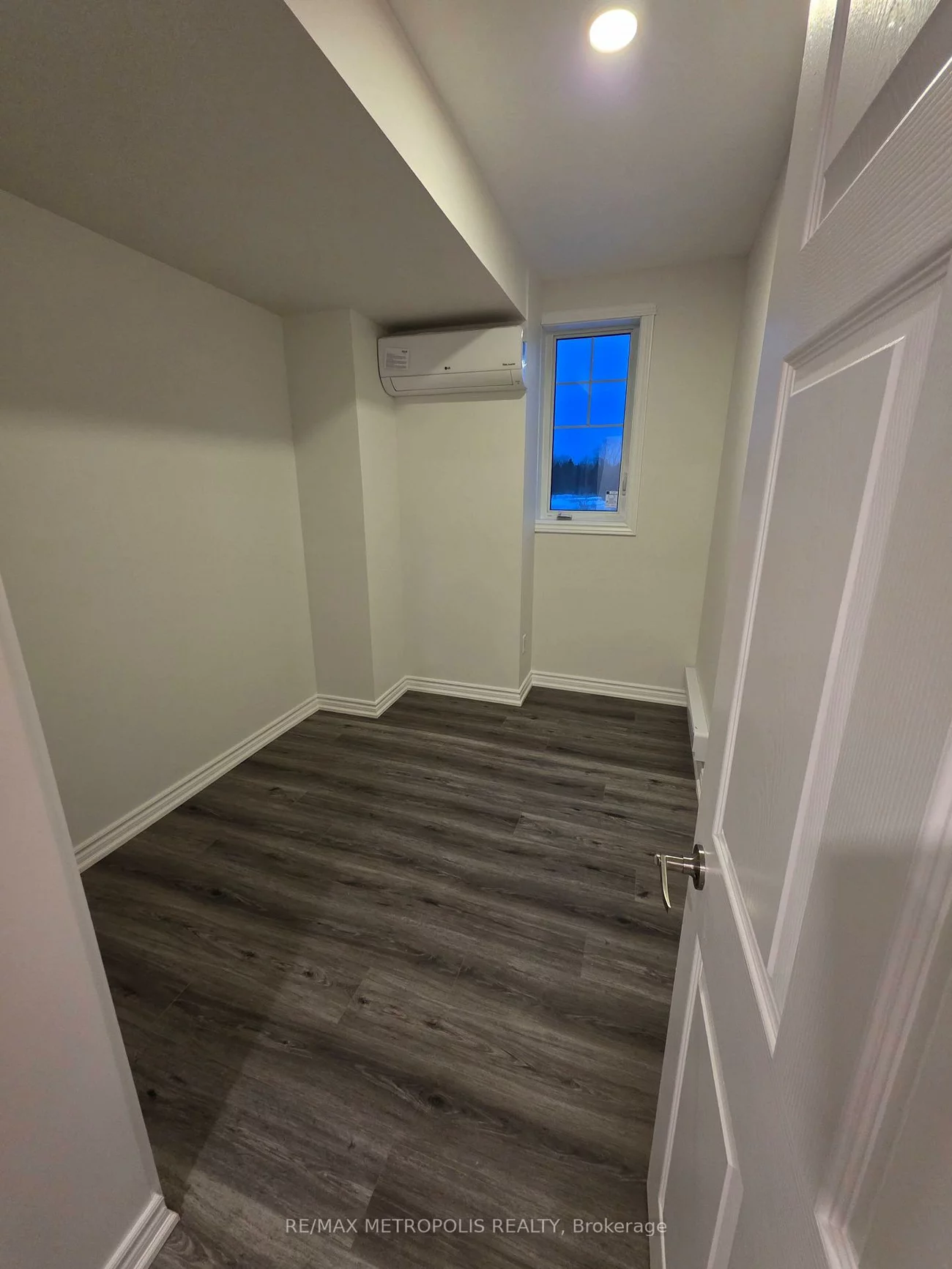 301, Seaview, Queensville, East Gwillimbury