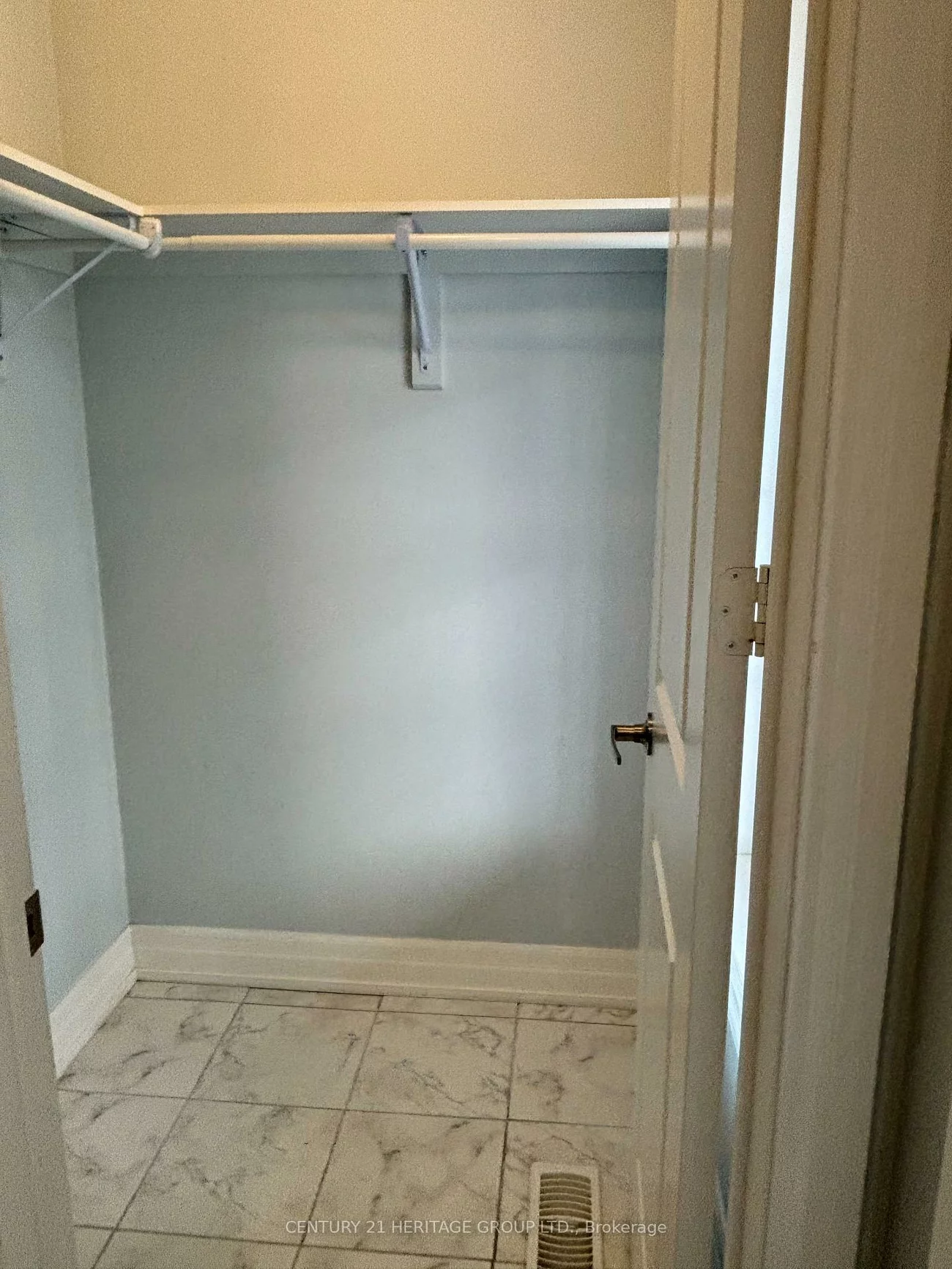 4, Snap Dragon, Holland Landing, East Gwillimbury