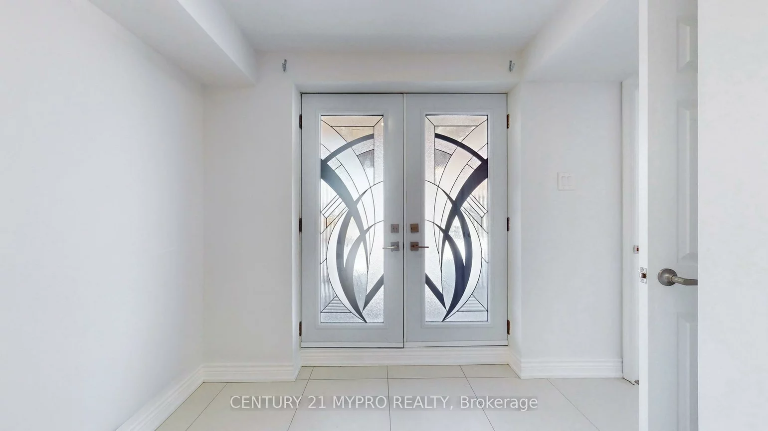 13, Manor Glen, Mt Albert, East Gwillimbury