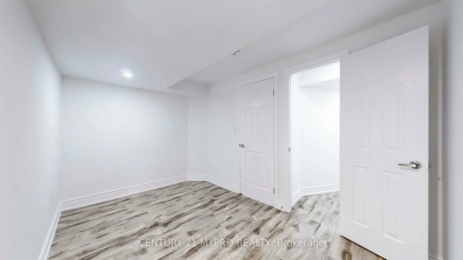 13, Manor Glen, Mt Albert, East Gwillimbury