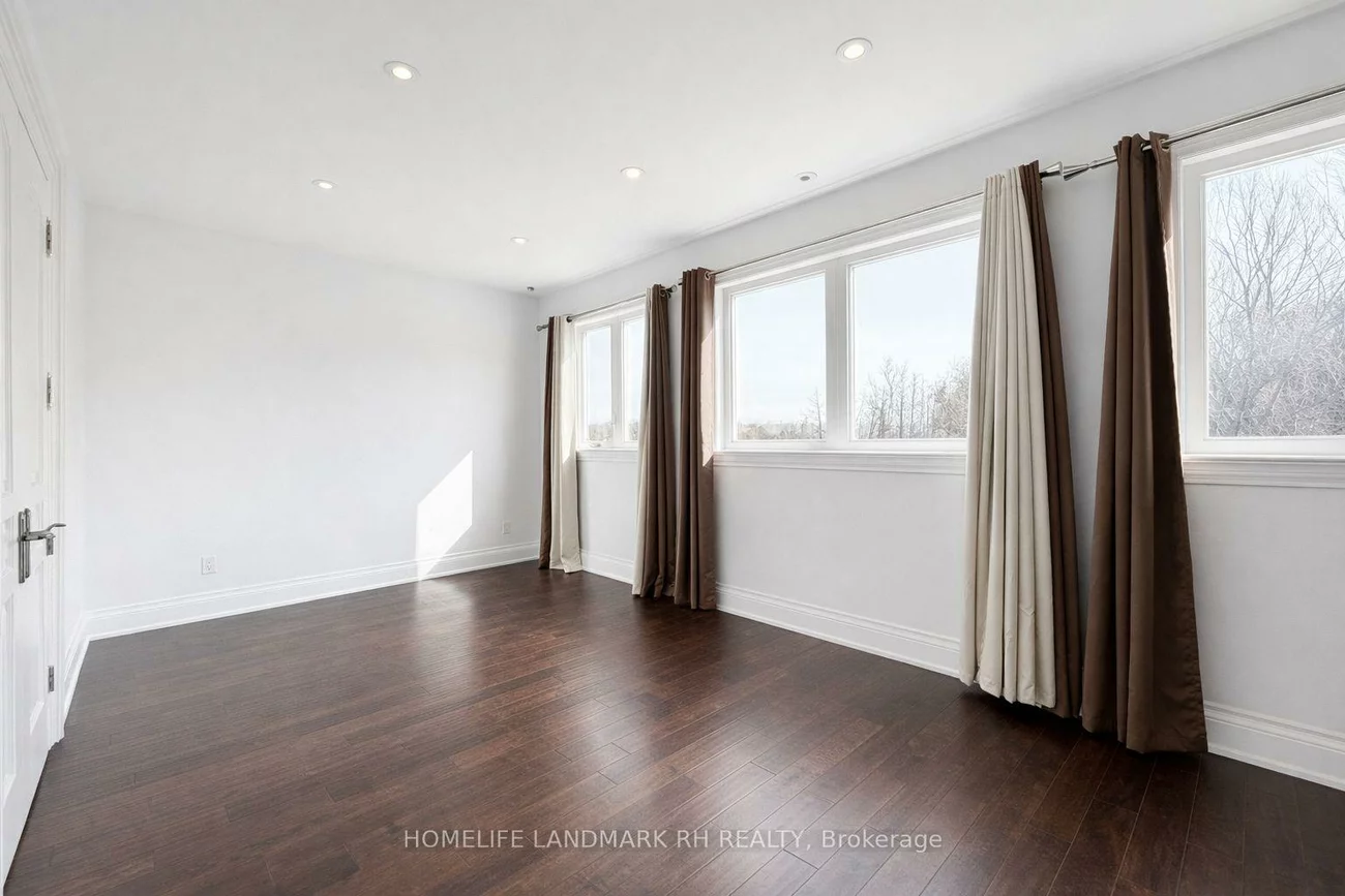 17669, Warden, Rural East Gwillimbury, East Gwillimbury