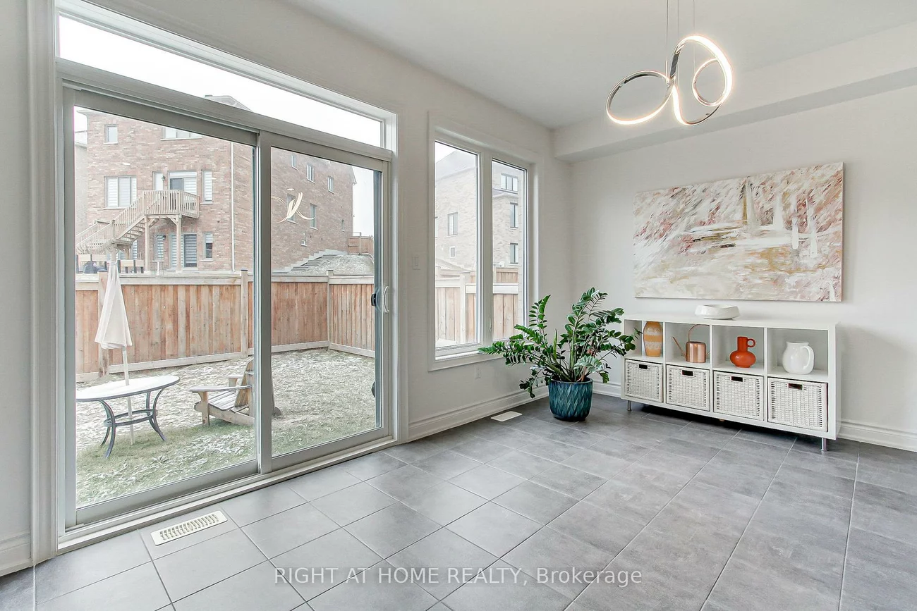 29, Pear Blossom, Holland Landing, East Gwillimbury