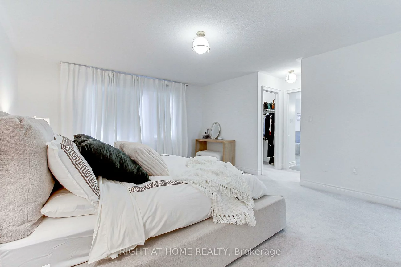 29, Pear Blossom, Holland Landing, East Gwillimbury