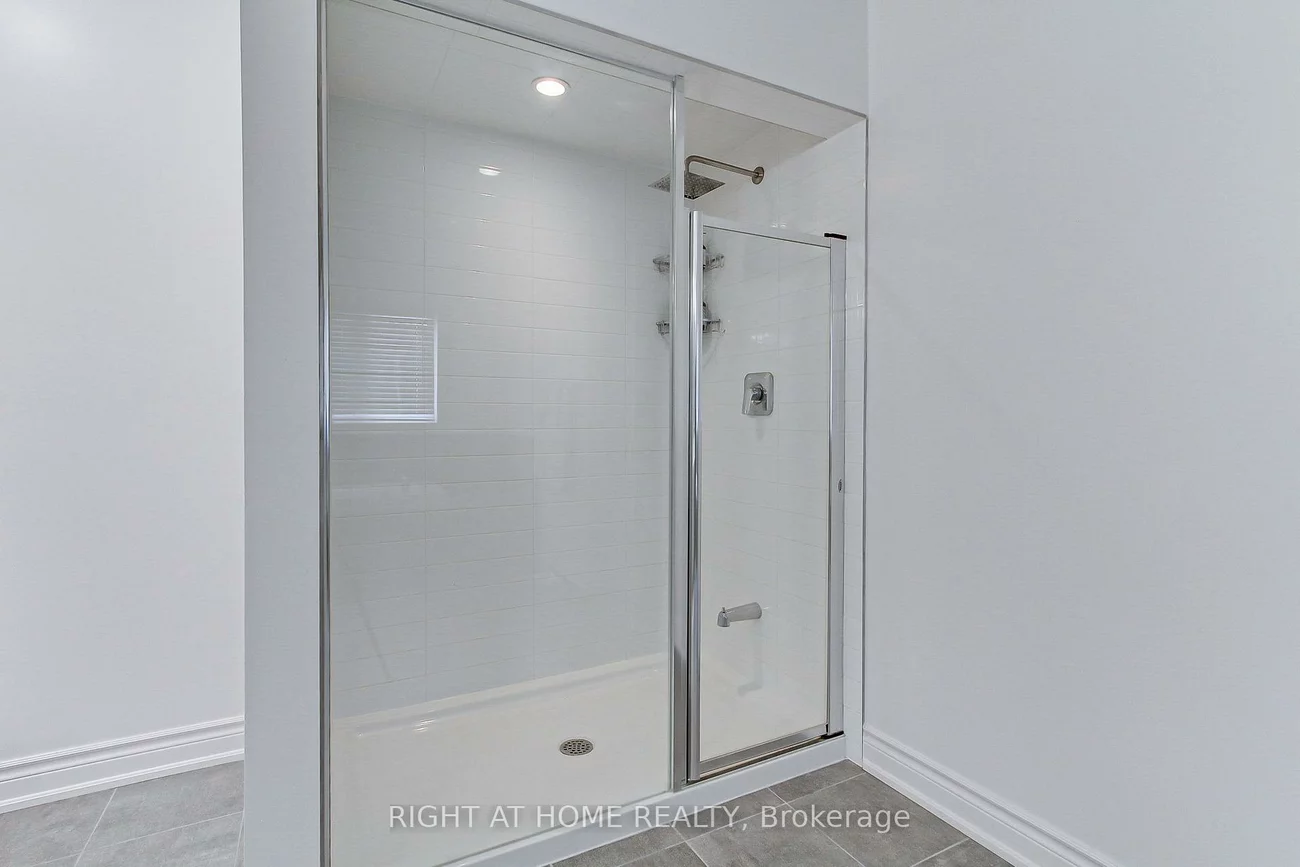 29, Pear Blossom, Holland Landing, East Gwillimbury