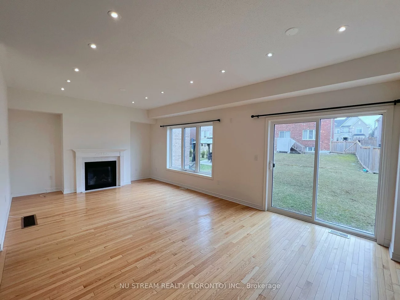 37, Kavanagh, Sharon, East Gwillimbury