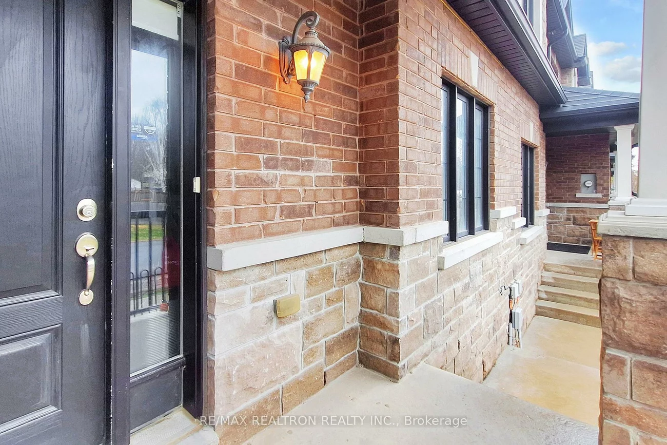 7, Zenyatta, Holland Landing, East Gwillimbury