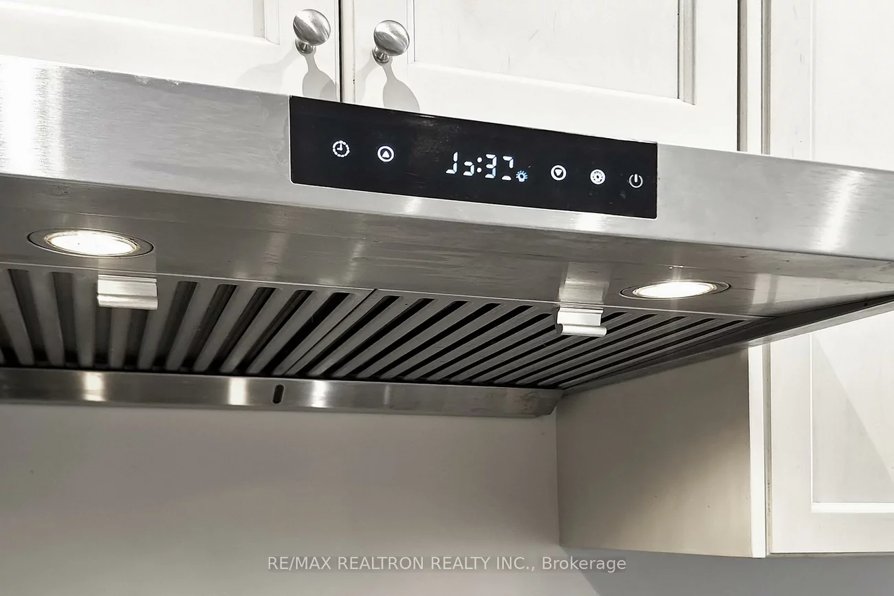 7, Zenyatta, Holland Landing, East Gwillimbury