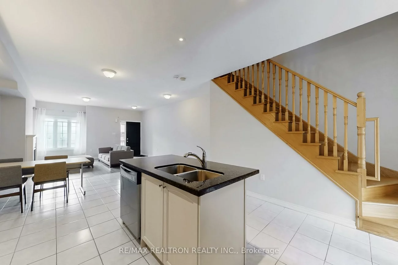 7, Zenyatta, Holland Landing, East Gwillimbury