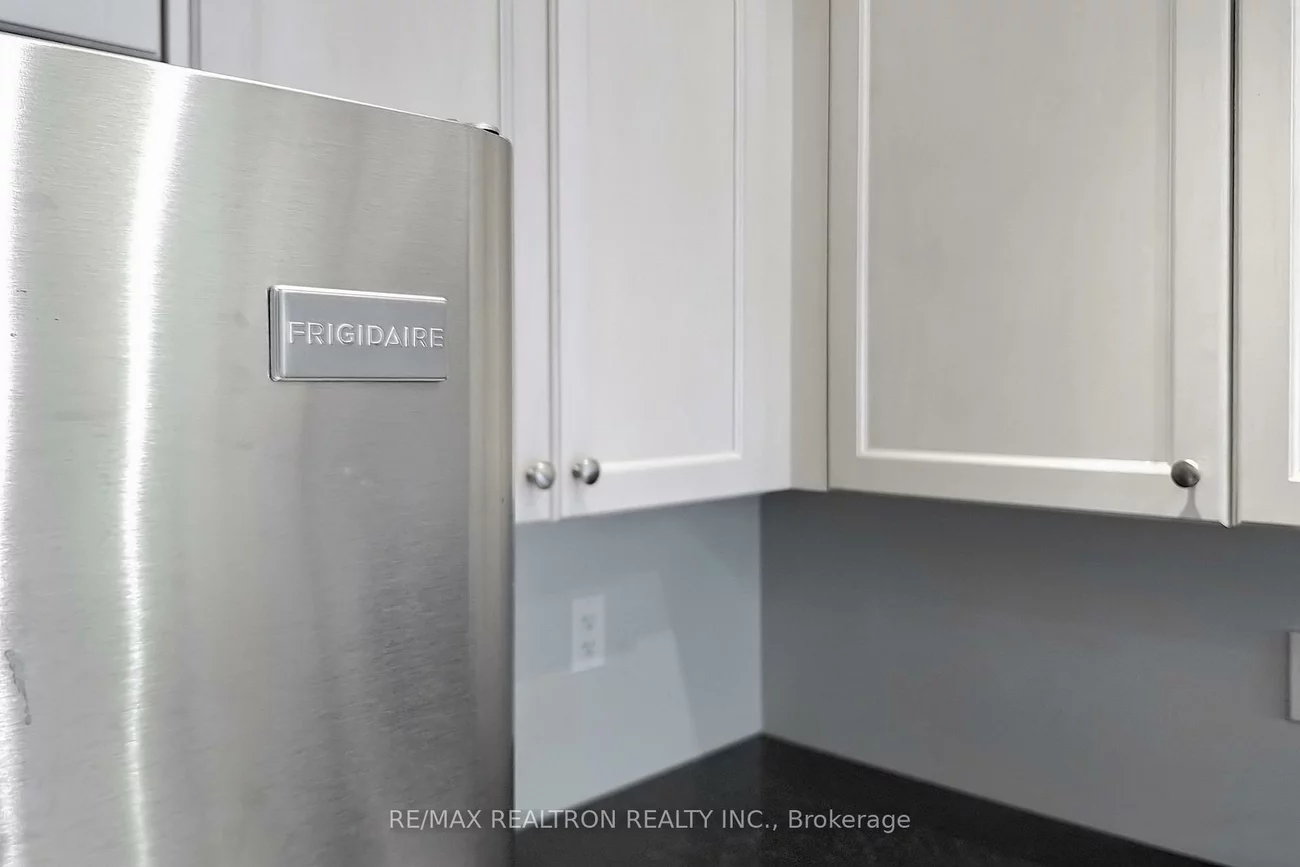 7, Zenyatta, Holland Landing, East Gwillimbury