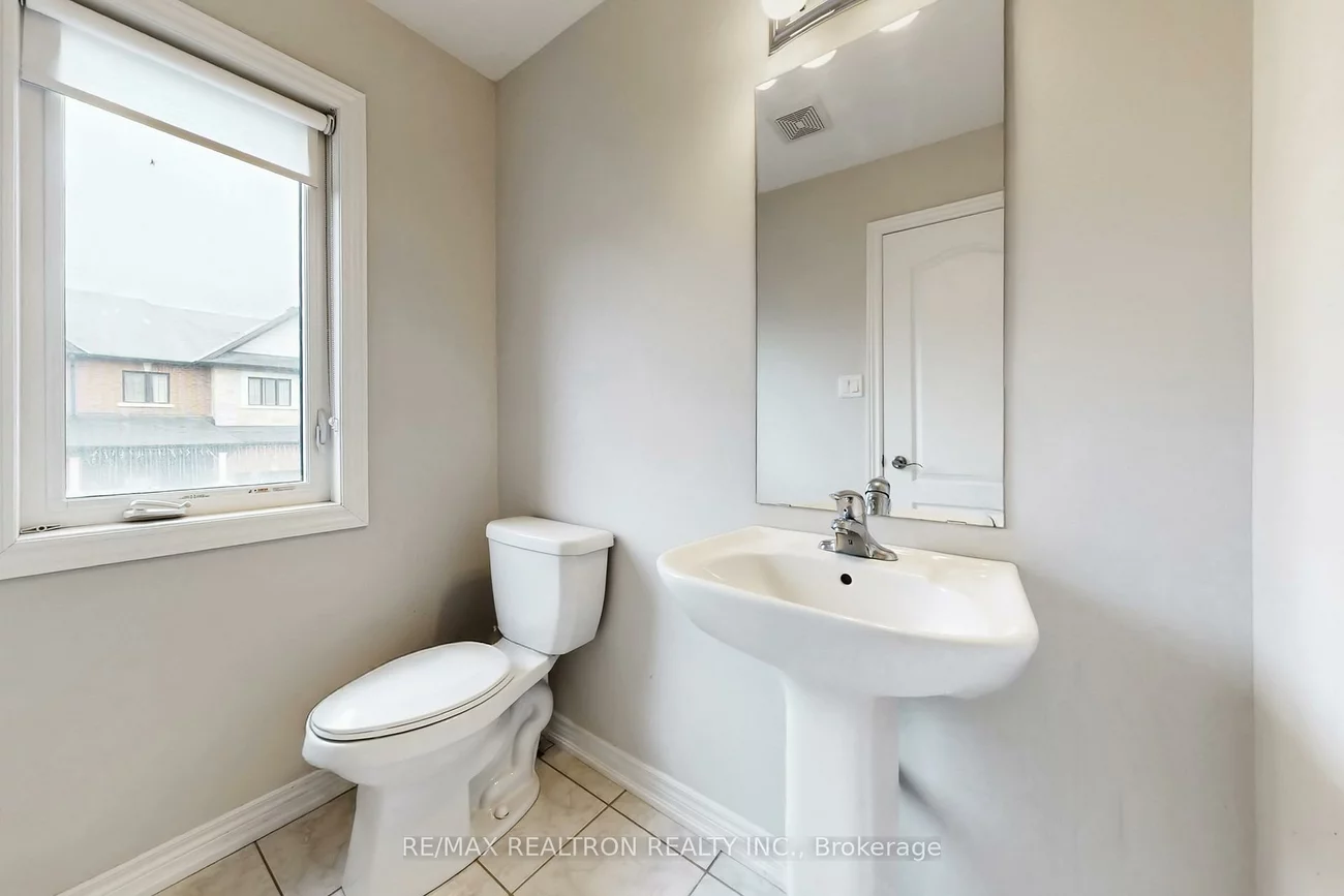 7, Zenyatta, Holland Landing, East Gwillimbury