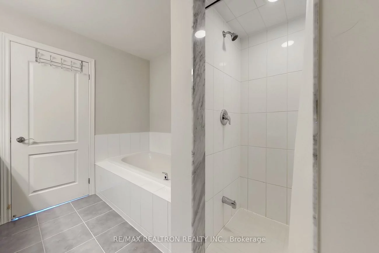 7, Zenyatta, Holland Landing, East Gwillimbury