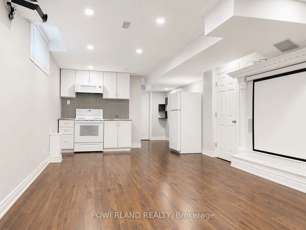 35, Kavanagh, Sharon, East Gwillimbury