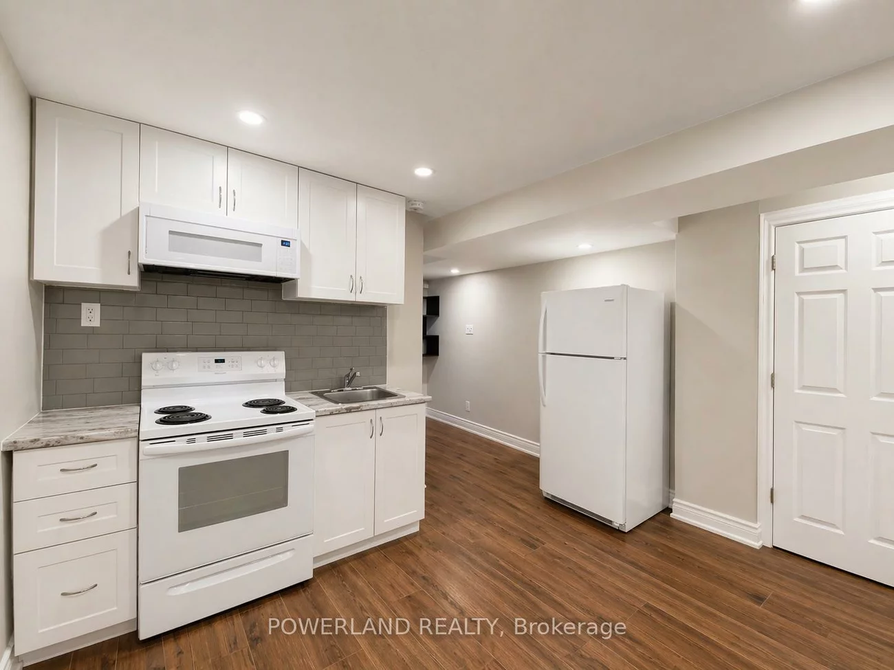 35, Kavanagh, Sharon, East Gwillimbury