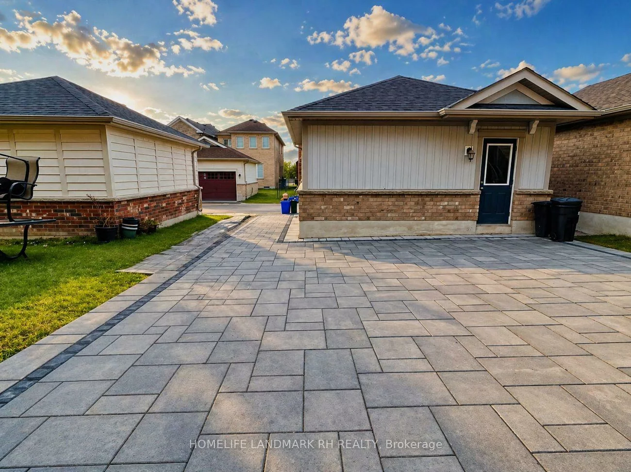 25, Clara May, Sharon, East Gwillimbury