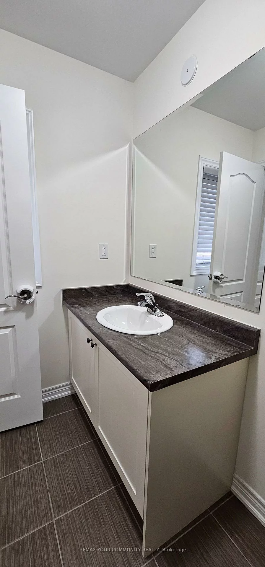 15, John Smith, Holland Landing, East Gwillimbury