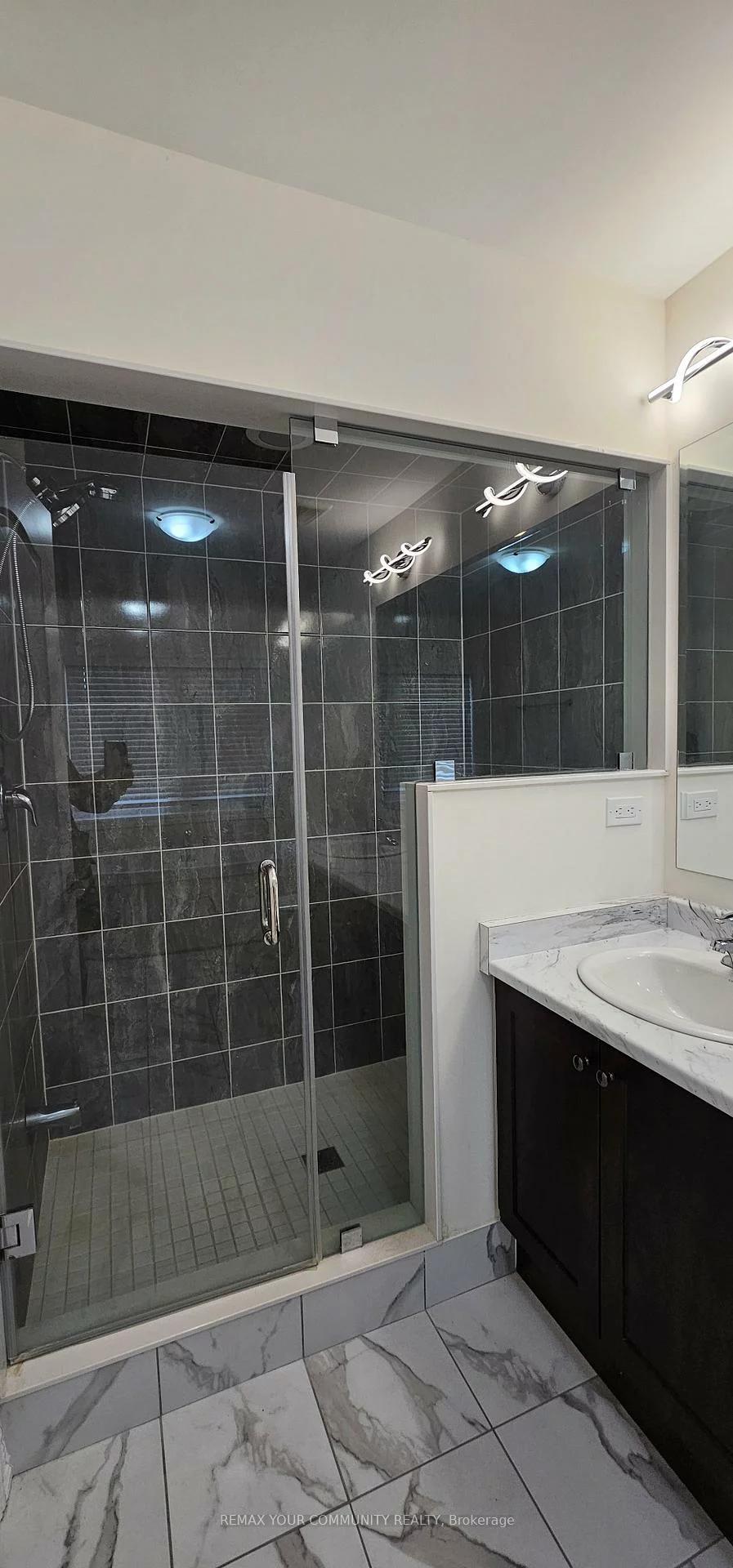 15, John Smith, Holland Landing, East Gwillimbury