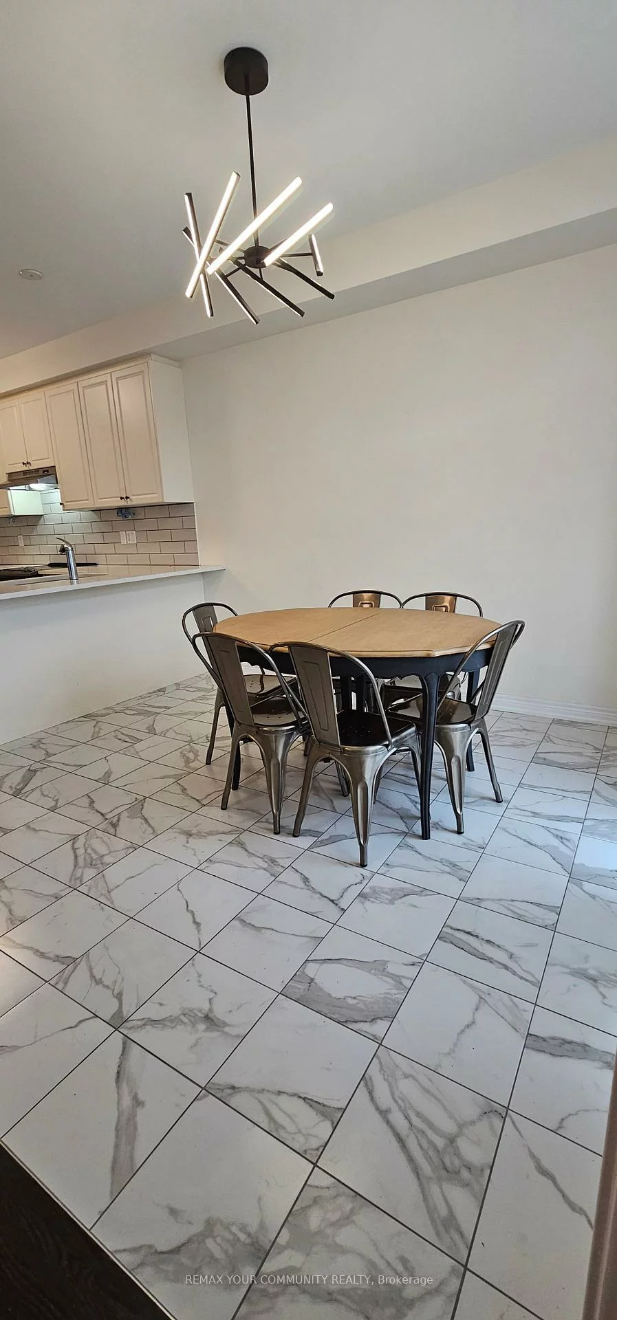 15, John Smith, Holland Landing, East Gwillimbury