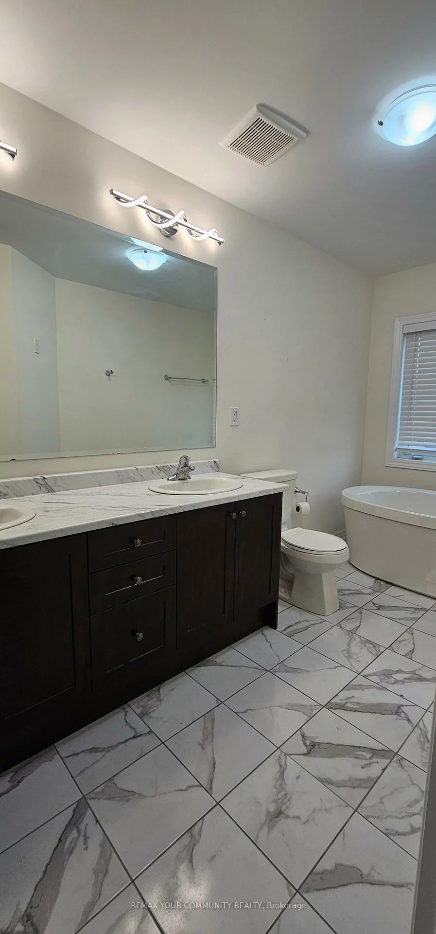 15, John Smith, Holland Landing, East Gwillimbury