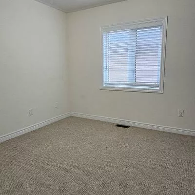 15, John Smith, Holland Landing, East Gwillimbury