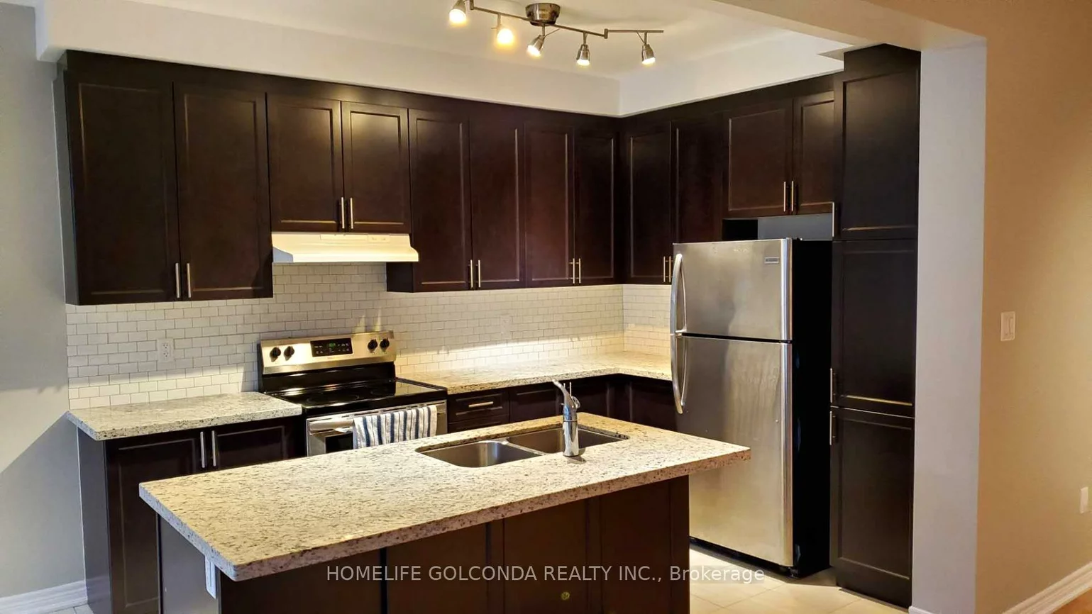 24, Applegate, Sharon, East Gwillimbury