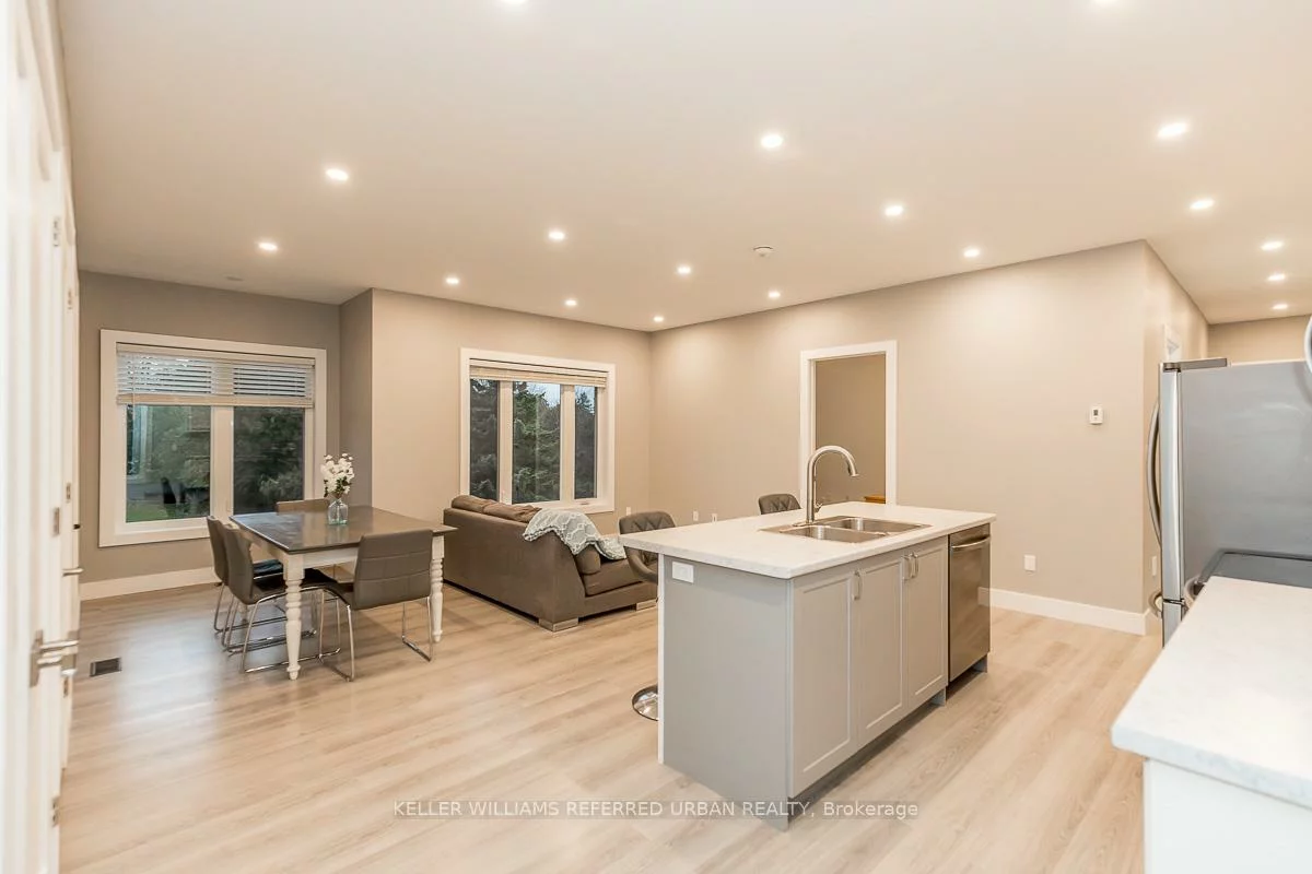 23, Delta, Holland Landing, East Gwillimbury