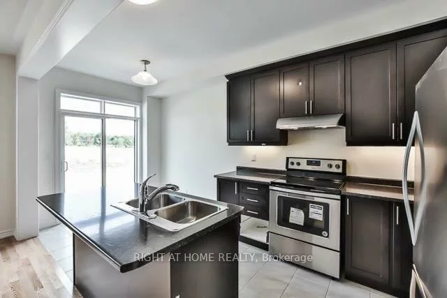 4, Blackpool, Queensville, East Gwillimbury