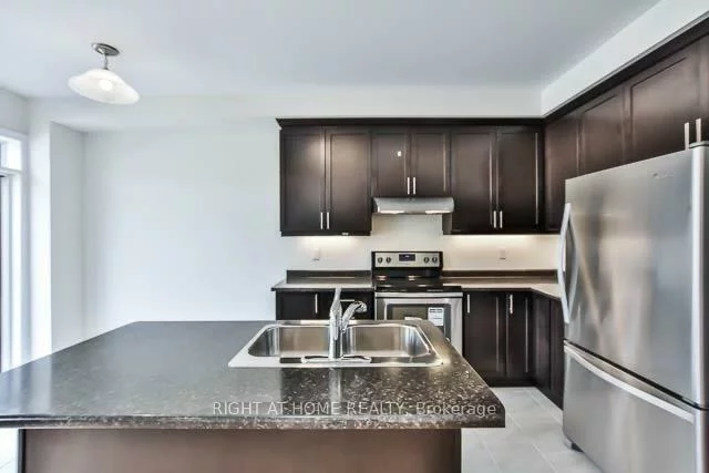 4, Blackpool, Queensville, East Gwillimbury
